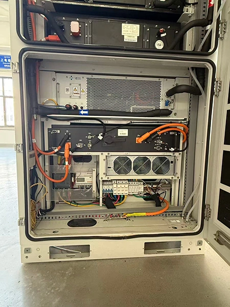Flüssigkeitskühleinheit und Hochspannungs-Steuerungsbox